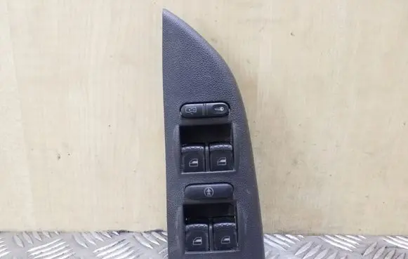 Skoda Fabia Mk1 (6Y) Electric window control switch 1J4959857A
