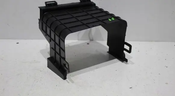 Volkswagen PASSAT B7 Battery box tray 3C0915336A