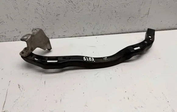 Subaru Outback Headlight/headlamp mounting bracket