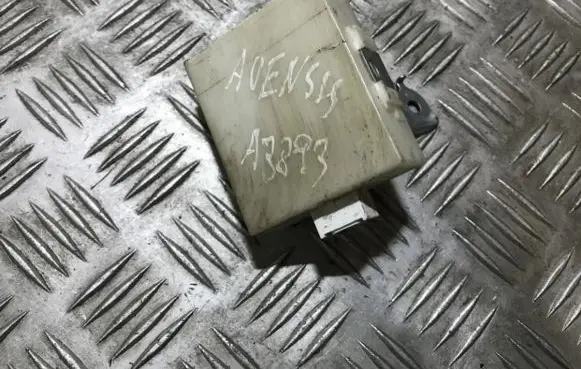 Toyota Avensis T250 Door control unit/module 8974105050 89741-05050