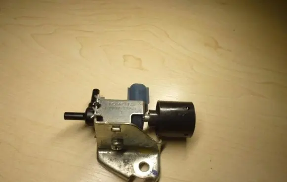 Toyota Auris E180 Turbo solenoid valve 9091012281 VD1673