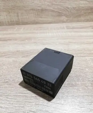 Mercedes-Benz E W124 Other relay 0135454932 05999662