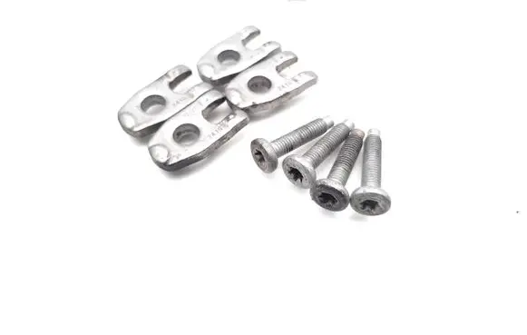 Renault Clio III Fuel Injector clamp holder 