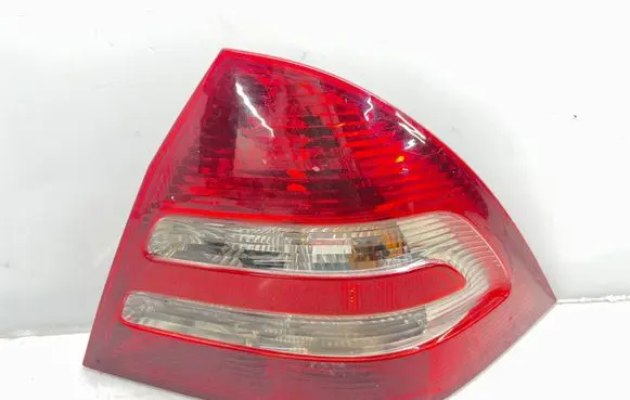 Mercedes-Benz C W203 Rear/tail lights 2038202064