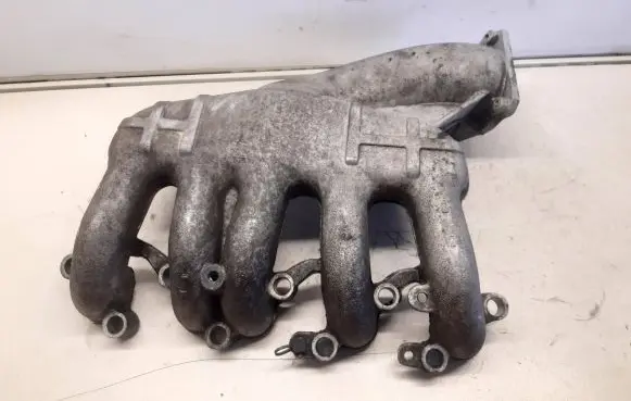 Volkswagen Multivan T5 Intake manifold 070123713B