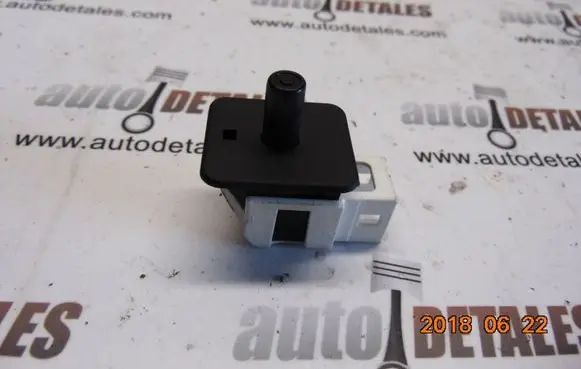 Mercedes-Benz E W211 Front door sensor coupe A2028209410