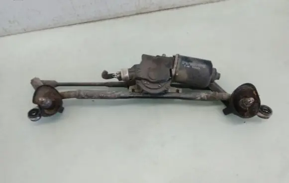 Toyota Prius (NHW20) Front wiper linkage and motor 8511047080