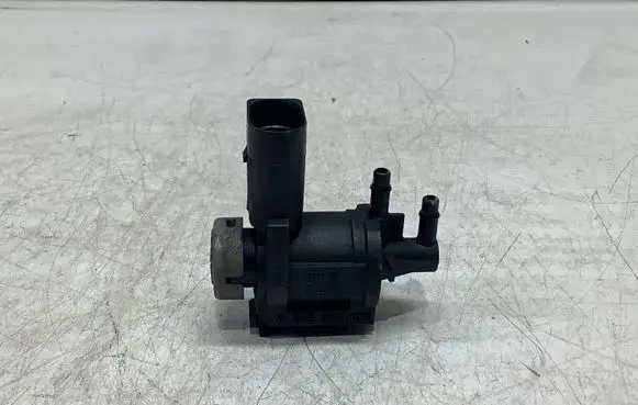 Audi A4 S4 B7 8E 8H Vacuum valve 1K0906283A