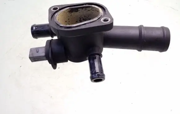 Volkswagen Touran I Engine coolant pipe/hose 038121132D
