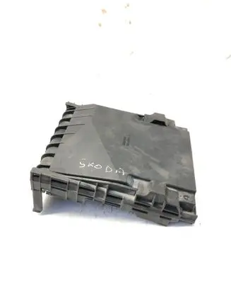 Skoda Superb B6 (3T) Fuse box cover 1K0937132F 014189871 1718006