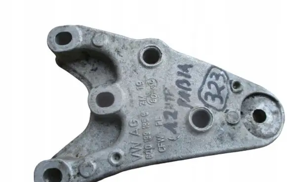 Engine mounting bracket