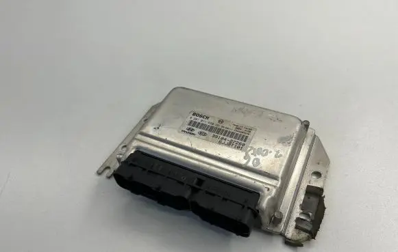 Hyundai Tucson JM Engine control unit/module 3910427260 0281011690