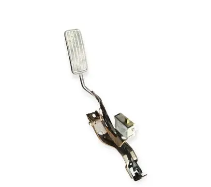 Accelerator throttle pedal