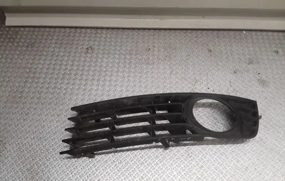 Audi A4 S4 B6 8E 8H Front bumper lower grill 8E0807681