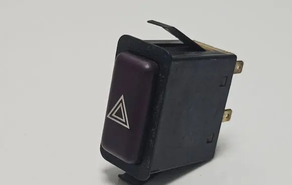 BMW 3 E30 Hazard light switch SAEQC79LK8319 A50C75 LK8319