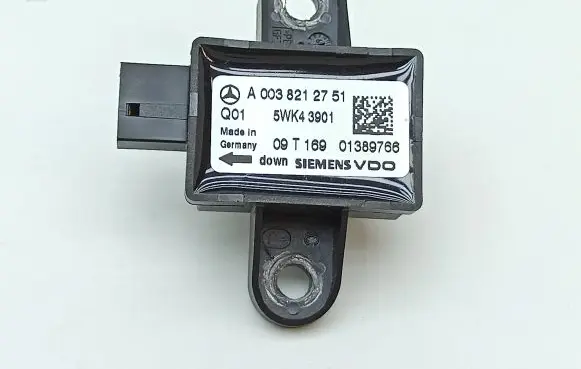 Mercedes-Benz R W251 Airbag deployment crash/impact sensor A0038212751 5WK43901