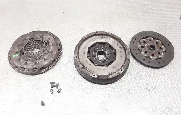Toyota Corolla Verso AR10 Clutch set kit 3121005071 3125005120