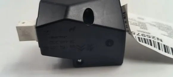 Peugeot 208 II Steering wheel lock 