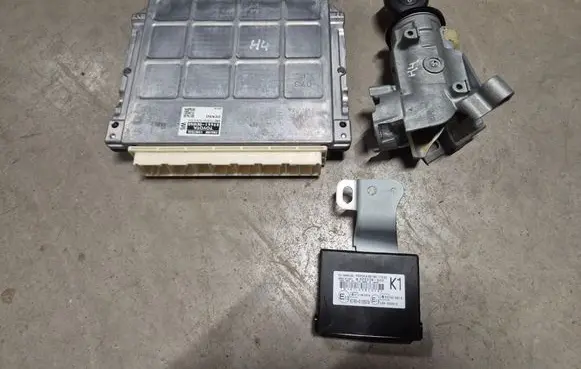 Toyota Hilux (AN10, AN20, AN30) Engine control unit/module 896610KW60 8978071030 8978371041