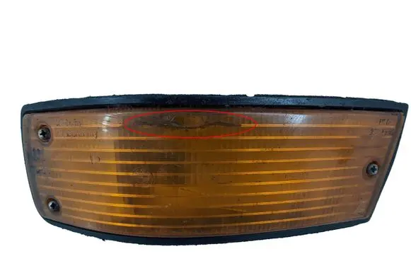 BMW 5 E28 Front bumper turn signal 1366572
