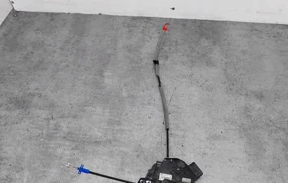 Ford Mondeo MK IV Front door lock 6M2A-R21812-AC