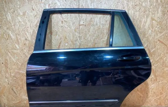 Mercedes-Benz R W251 Front door
