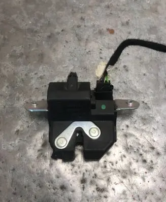 Opel Meriva B Tailgate/trunk/boot lock/catch/latch 39021416BILI 39021416