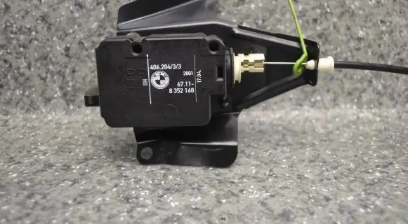 BMW 5 E39 Central locking motor 8352168