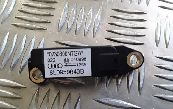 Audi A3 S3 8L Airbag deployment crash/impact sensor 8L0959643B
