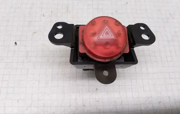 Nissan Almera Tino Hazard light switch NILES06016