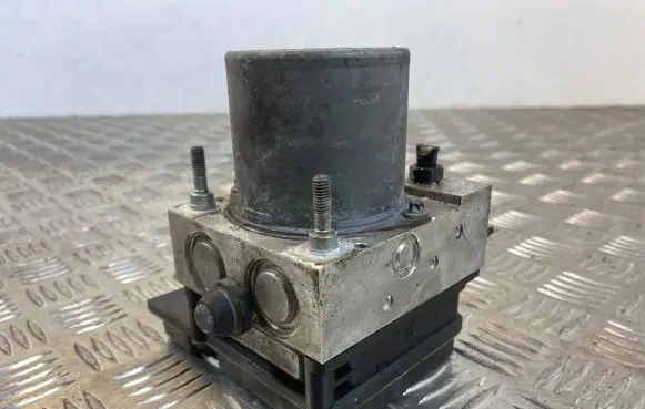 Audi A4 S4 B7 8E 8H ABS Pump 8E0614517BB 8E0910517C