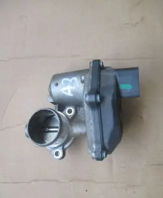 Volkswagen Golf SportWagen Throttle valve 04L131501C