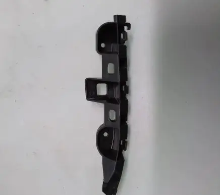 Volkswagen PASSAT B7 Front bumper mounting bracket