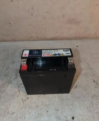 Mercedes-Benz C AMG W204 Car battery A0009827008
