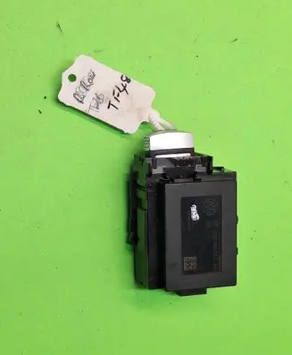 Volkswagen PASSAT B7 Ignition lock 3C0905843A 2711013S 33303701