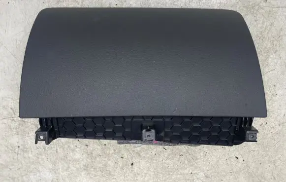 Audi Q7 4L Glove box 4L1880302B HSBS06322 300113