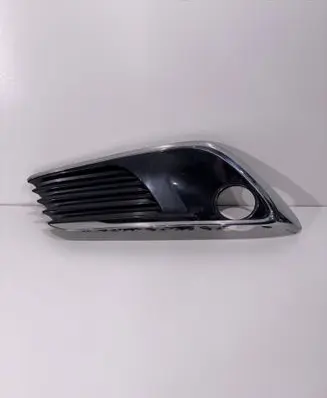 Toyota Auris E180 Front bumper lower grill 5204002210