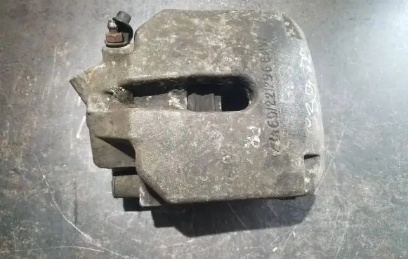 BMW 5 E39 Front brake caliper 60222968