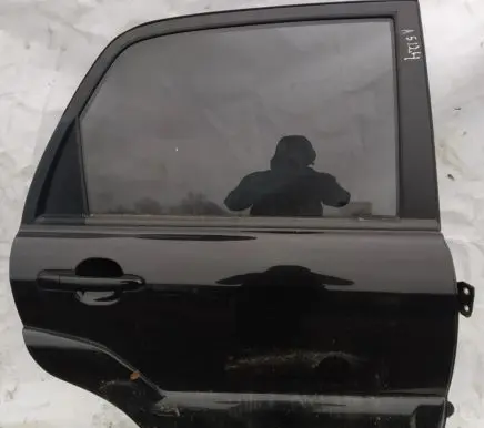 KIA Sportage Rear door juoda