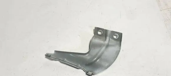 Fender mounting bracket