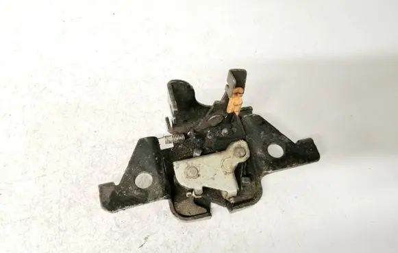 Mazda 323 F Tailgate/trunk/boot lock/catch/latch
