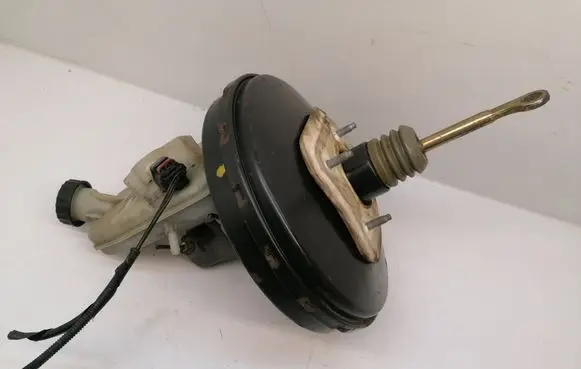 Ford Transit Master brake cylinder YC152B195CC 0204021751