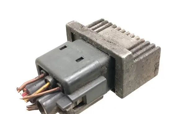 Mitsubishi Space Star Glow plug pre-heat relay 7700115078
