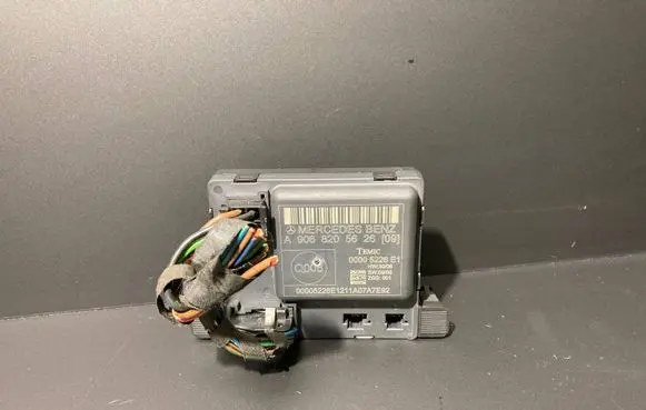 Mercedes-Benz Sprinter W906 Door control unit/module A9068205626 00005226E1