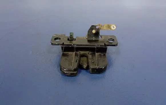 Seat Leon (1M) Tailgate/trunk/boot lock/catch/latch 3B9827505C