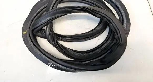 Audi A3 S3 8V Rubber seal rear door 8V5833721