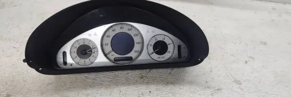 Mercedes-Benz CLK A209 C209 Speedometer (instrument cluster) 87001551