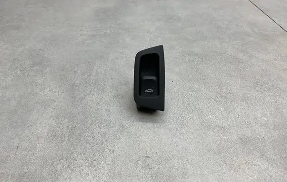 Audi Q3 8U Tailgate opening switch 8U1859829A 4H0959831A
