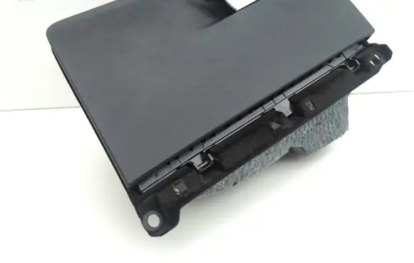Alfa Romeo Giulia Glove box