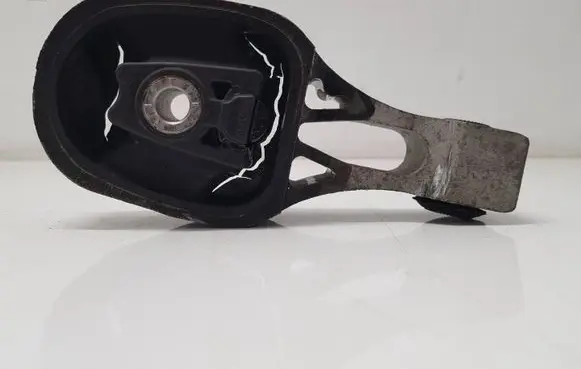 Engine mount bracket